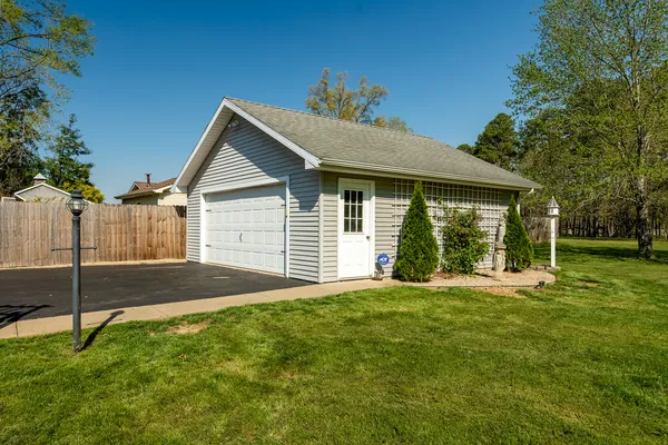 $239,000 | 370 Woodlake Road, Eldorado, IL 62930