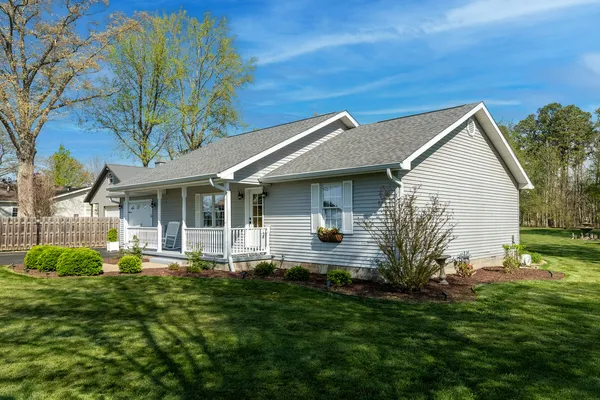 $239,000 | 370 Woodlake Road, Eldorado, IL 62930