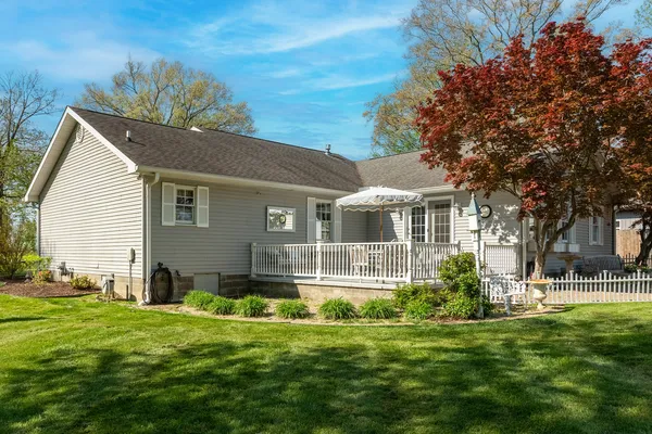 $239,000 | 370 Woodlake Road, Eldorado, IL 62930