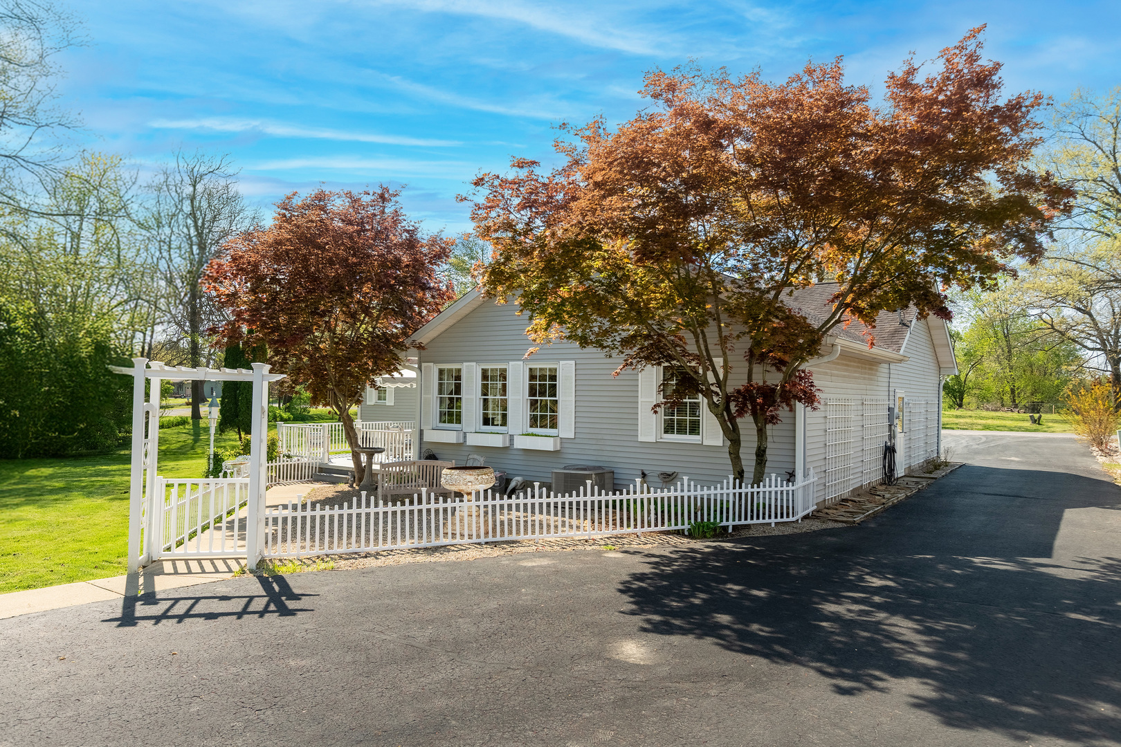 370 Woodlake Road Eldorado, IL 62930 - Photo 6 of 29