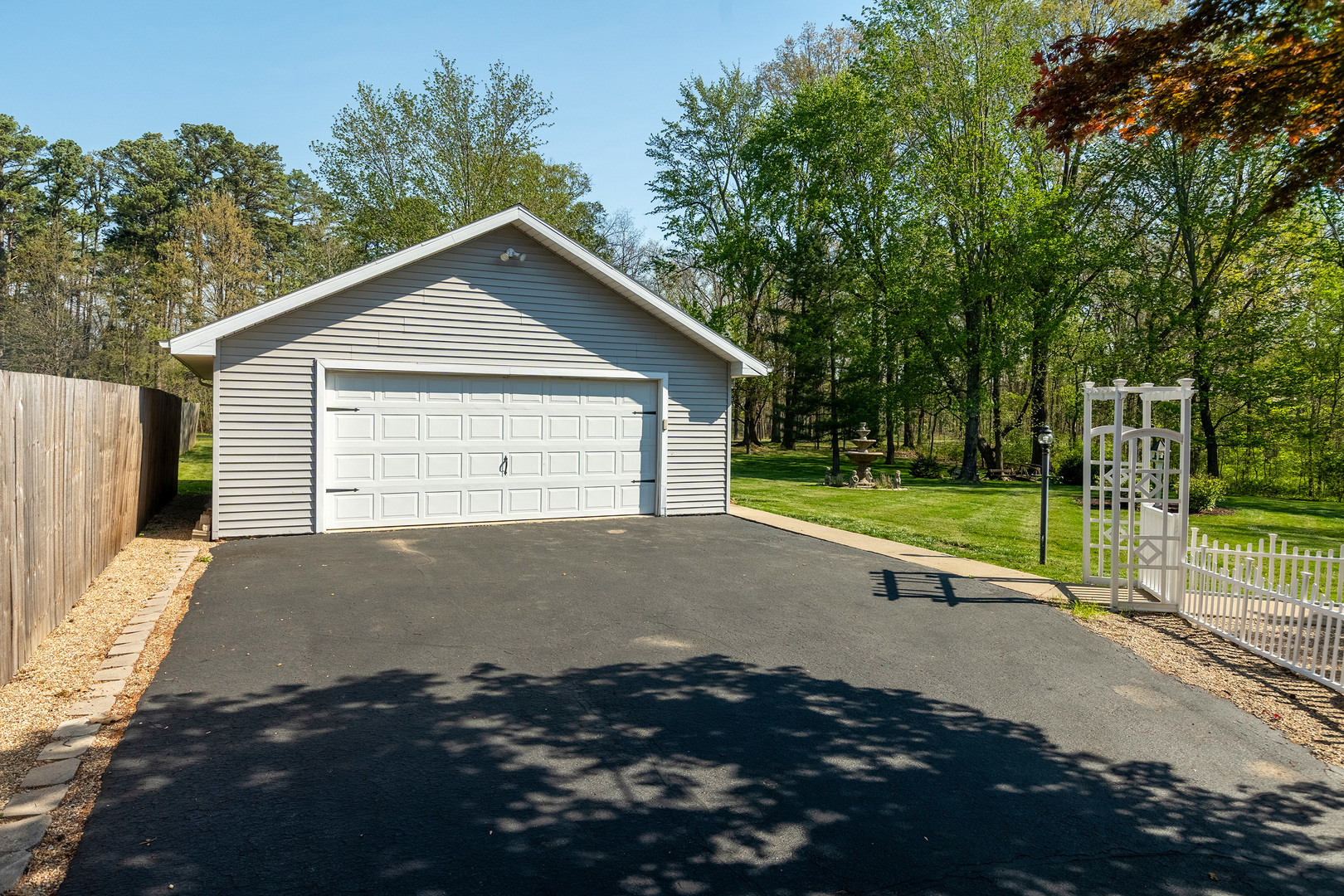 370 Woodlake Road Eldorado, IL 62930 - Photo 10 of 29