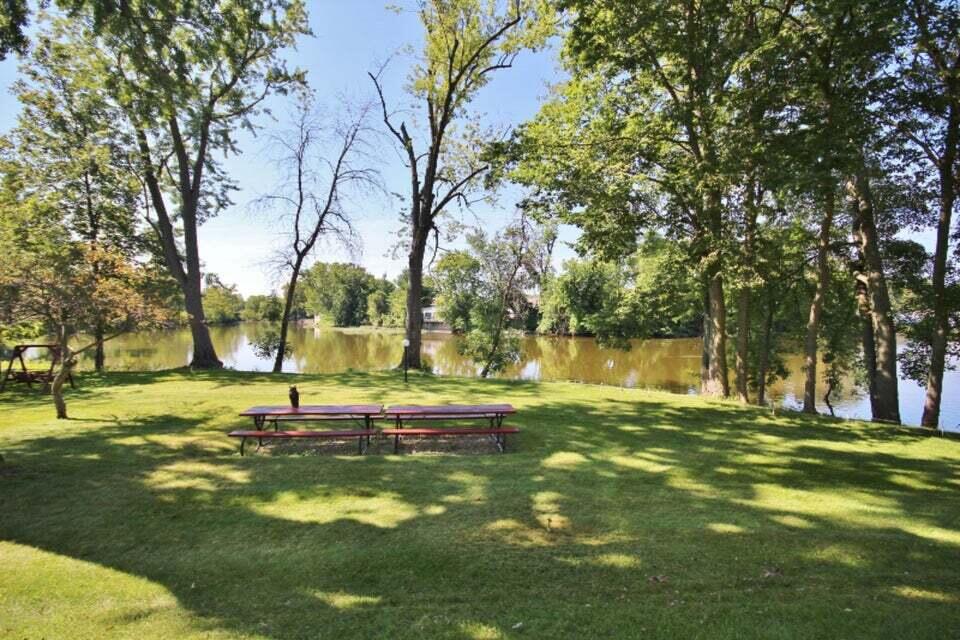 173 East Michigan Avenue, Unit 203B Three Rivers, MI 49093 - Photo 3 of 23 20220427134644836297000000-o