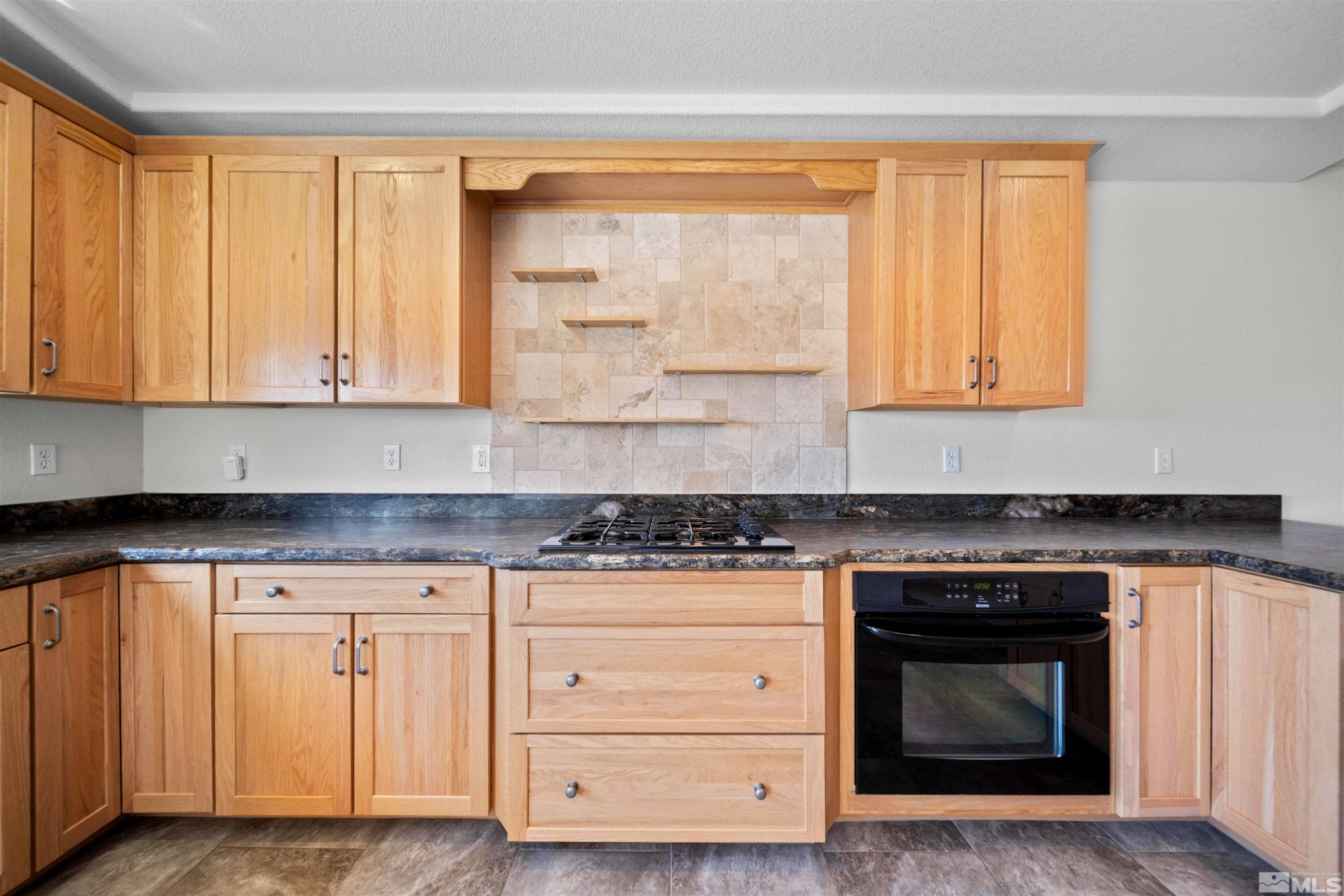 18305 Quarry Court Reno, NV 89508 - Photo 10 of 39 Photo 10