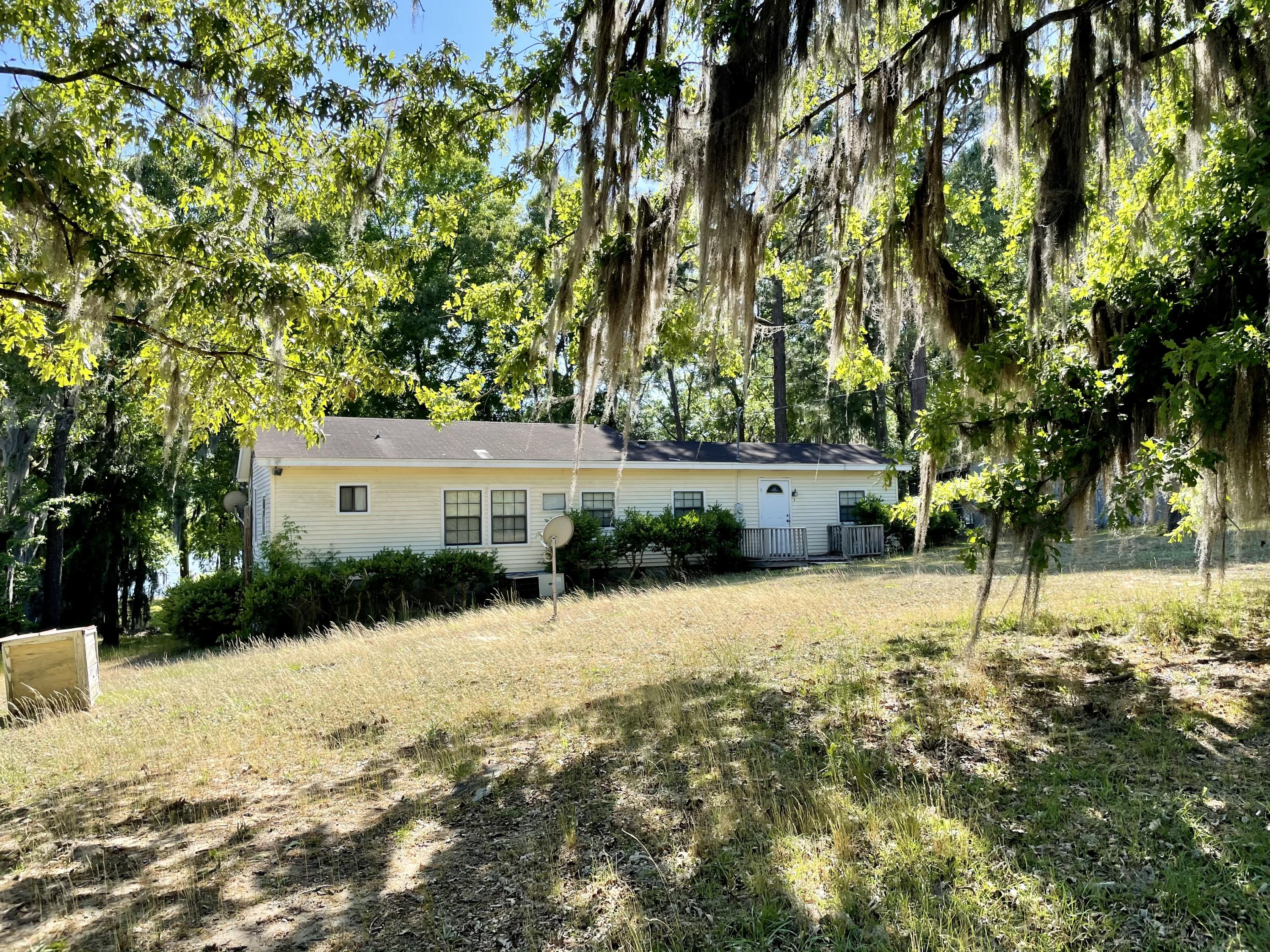 2622 Princess Pond Road Summerton, SC 29148 - Photo 2 of 31 IMG_2232