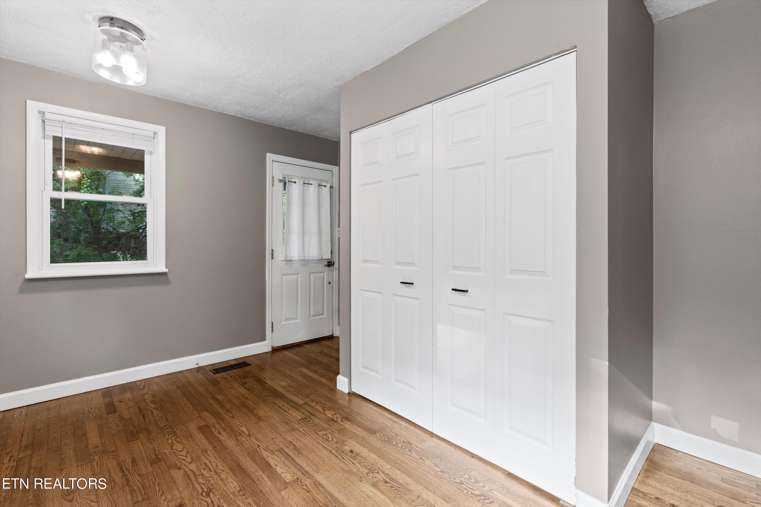 4310 Hayes Road Knoxville, TN 37912 - Photo 16 of 23 Eat In Kitchen