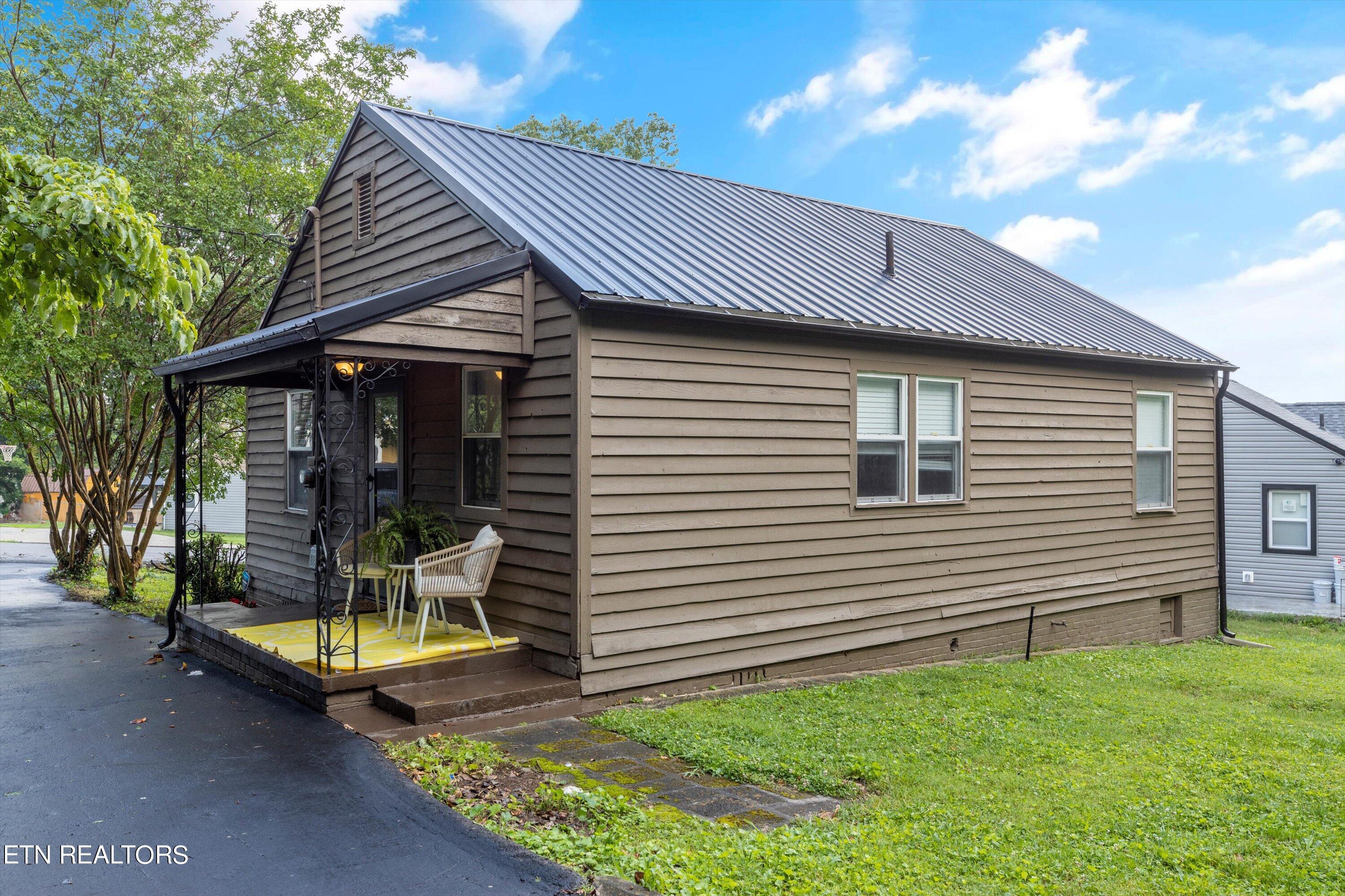 4310 Hayes Road Knoxville, TN 37912 - Photo 4 of 23 Exterior