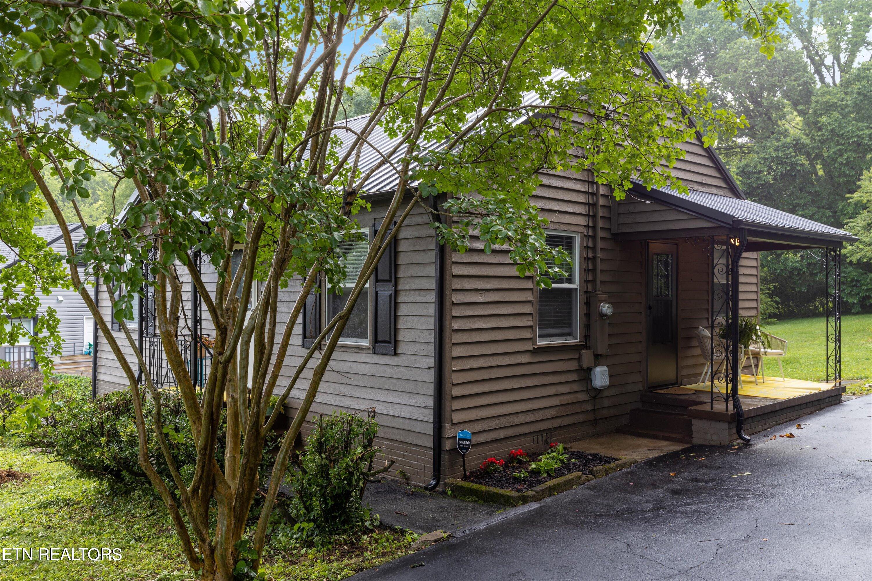 4310 Hayes Road Knoxville, TN 37912 - Photo 6 of 23 Exterior