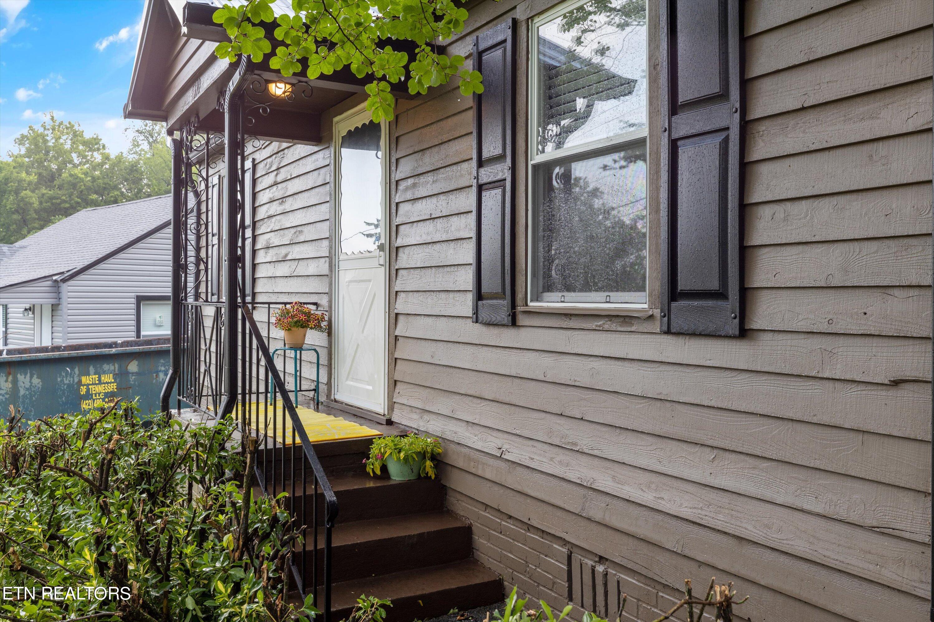 4310 Hayes Road Knoxville, TN 37912 - Photo 7 of 23 Exterior