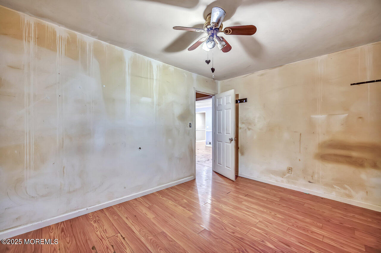 577 Lloyd Road Toms River, NJ 08753 - Photo 11 of 24 016_dsc5675_860