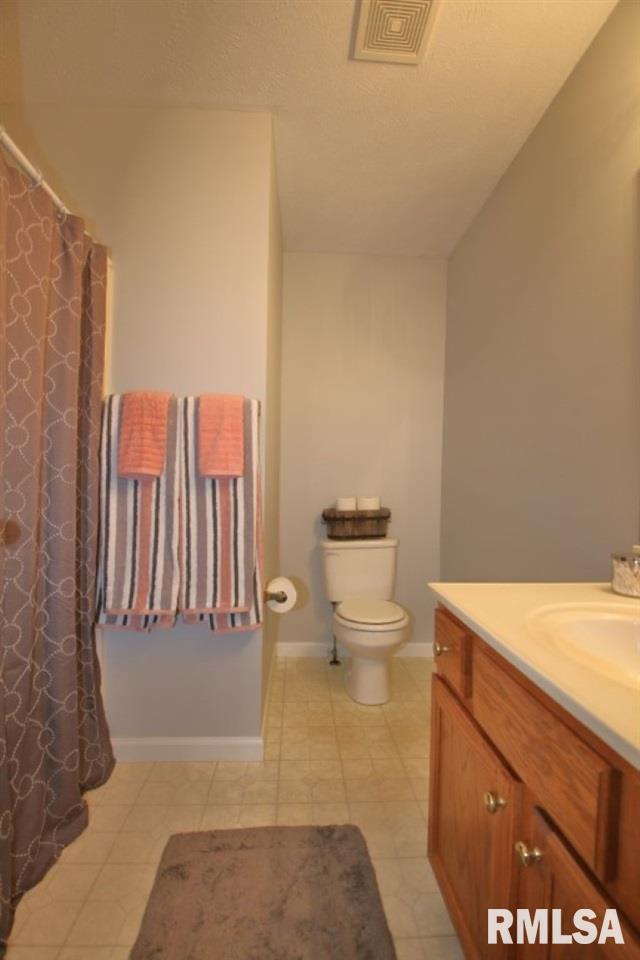 1910 Fieldstone Washington, IL 61571 - Photo 15 of 32 Gallery Image 15