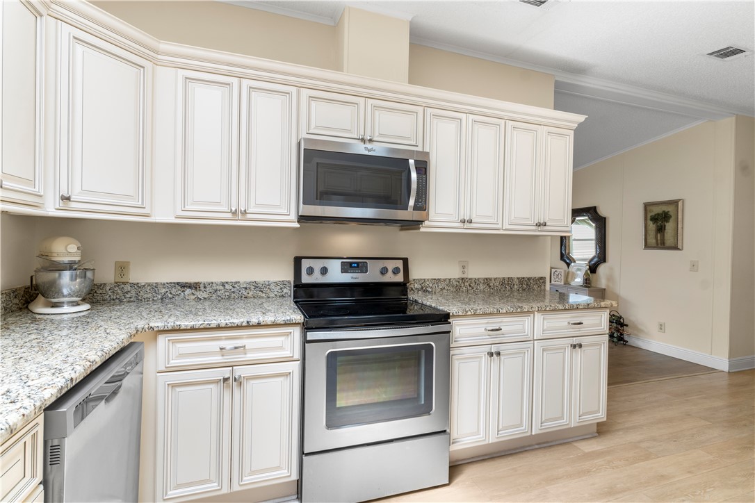 624 Wedelia Drive Sebastian, FL 32976 - Photo 11 of 35