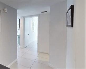 31 Southeast 6th Street, Unit 602 Miami, FL 33131 - Photo 13 of 39 a view of a bathroom with toilet