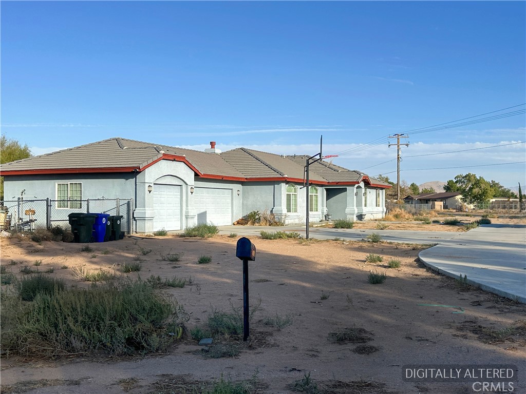 14915 Ramona Road Apple Valley, CA 92307 - Photo 3 of 6 Side View (DA)
