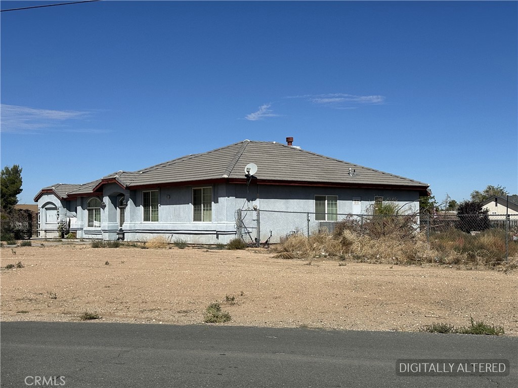 14915 Ramona Road Apple Valley, CA 92307 - Photo 5 of 6 Side View (DA)
