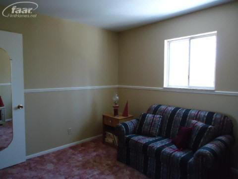 6726 East River Road Flushing, MI 48433 - Photo 18 of 30 20345532-17.JPG