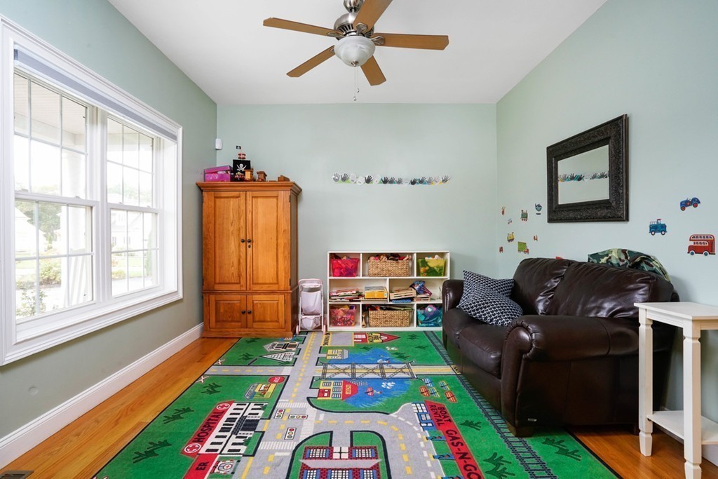 46 Strawberry Farm Road Marshfield, MA 02050 - Photo 12 of 30