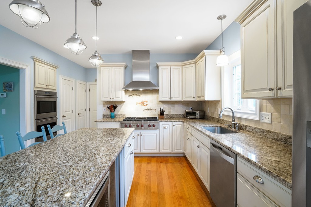 46 Strawberry Farm Road Marshfield, MA 02050 - Photo 3 of 30