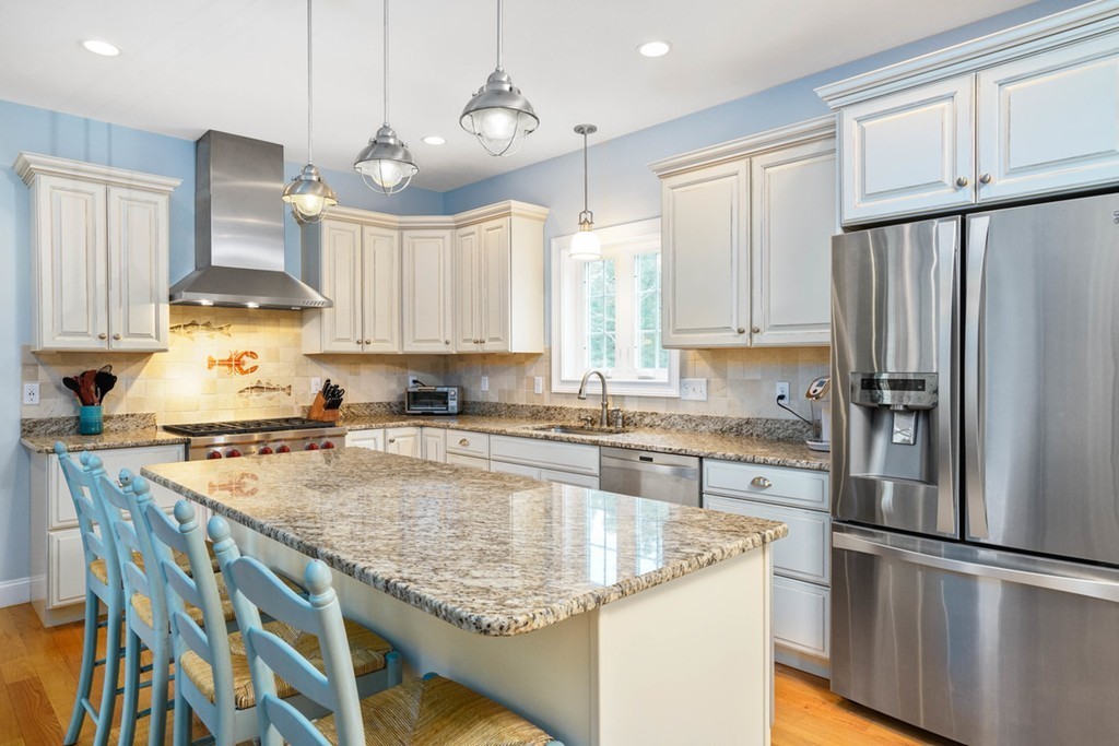 46 Strawberry Farm Road Marshfield, MA 02050 - Photo 4 of 30