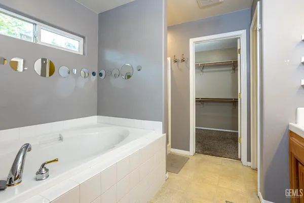 $384,900 | Undisclosed Address, Bakersfield, CA 93312