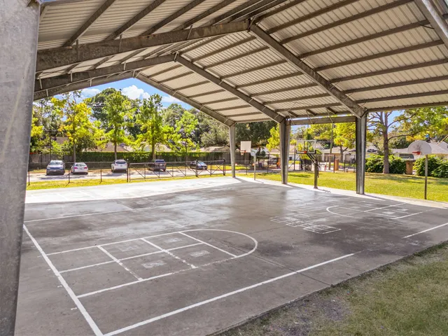 a view of an indoor garage