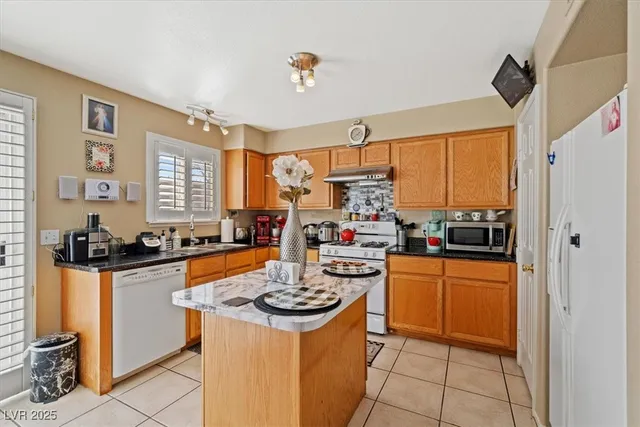 $445,000 | 1063 Gurneys Eagle Avenue, Henderson, NV 89015
