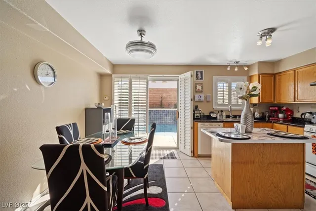 $445,000 | 1063 Gurneys Eagle Avenue, Henderson, NV 89015