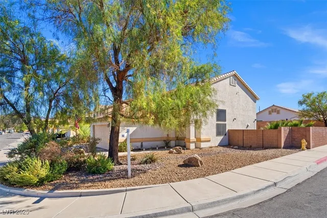 $445,000 | 1063 Gurneys Eagle Avenue, Henderson, NV 89015