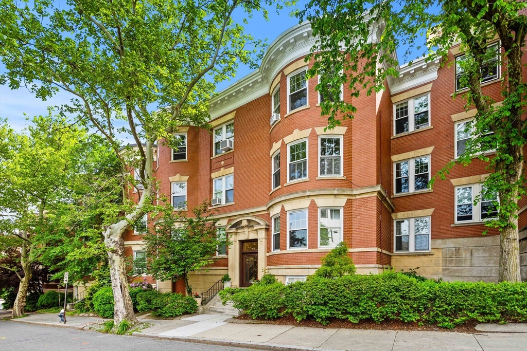 231 Rawson Road, Unit 4 Brookline, MA 02445 - Photo 2 of 21