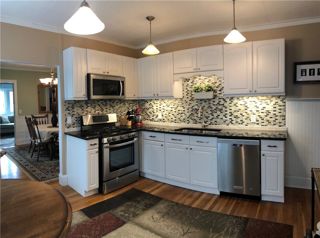 3499 West Shore Road Warwick, RI 02886 - Photo 2 of 24 Kitchen