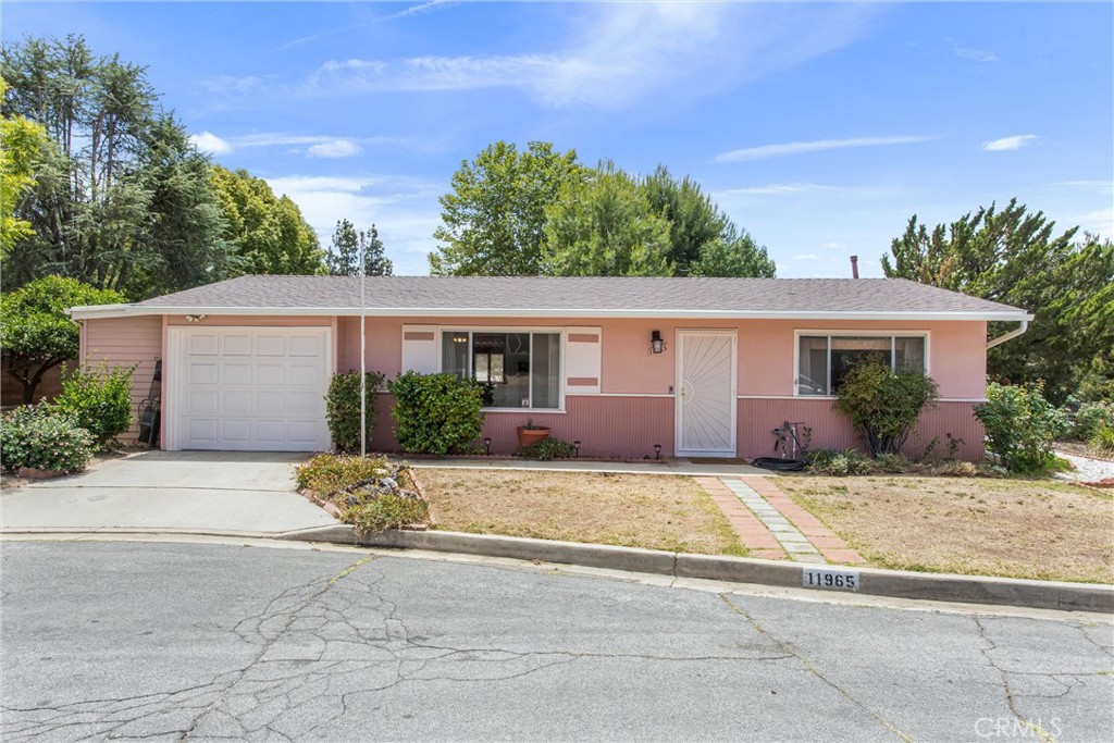 11965 Peach Tree Road Yucaipa, CA 92399 - Photo 3 of 27