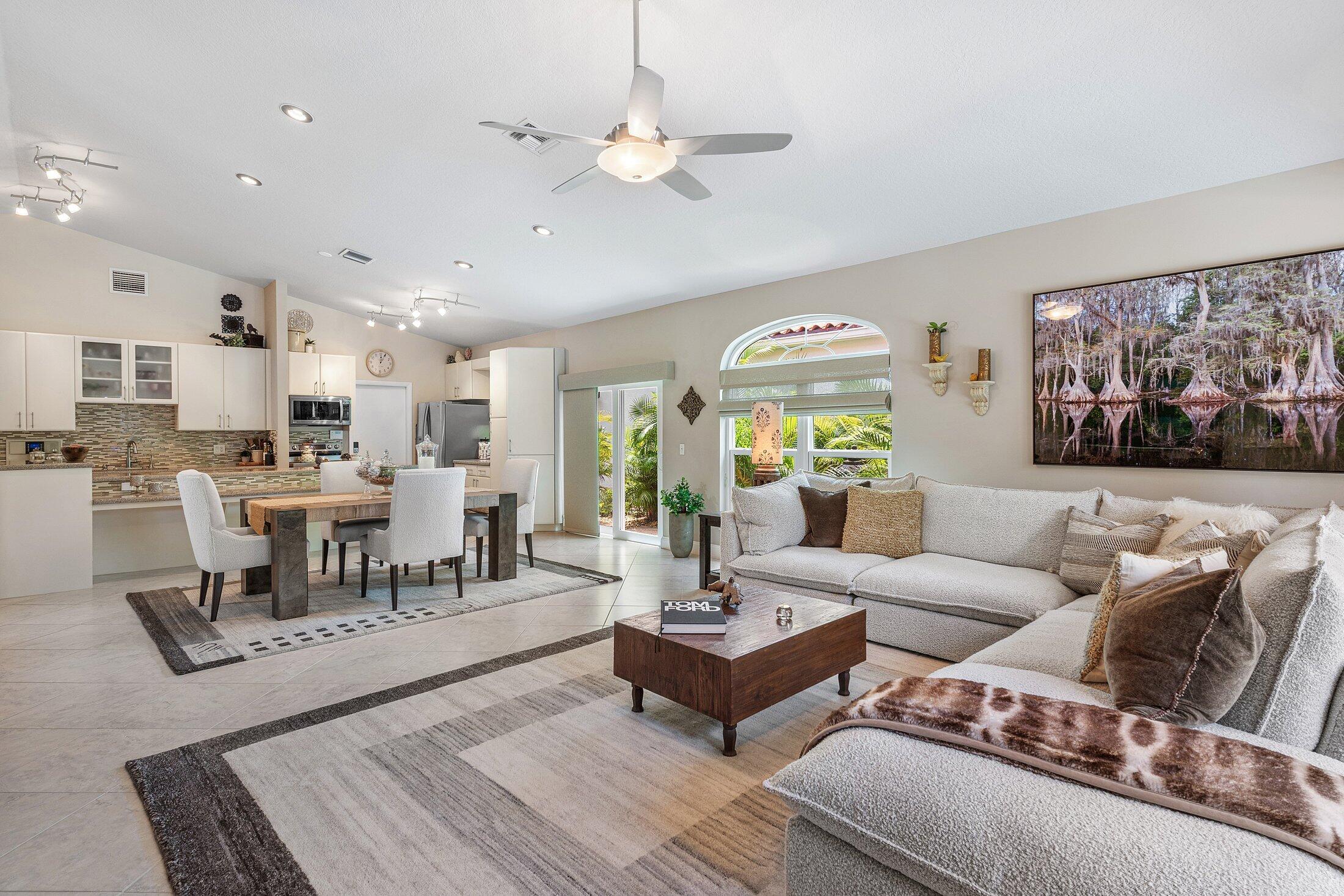 17275 Antigua Point Way Boca Raton, FL 33487 - Photo 20 of 64 Living Room