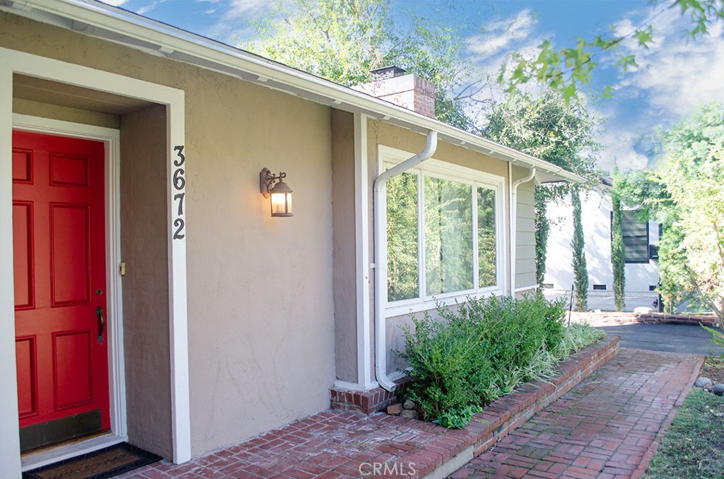 3672 Grayburn Road Pasadena, CA 91107 - Photo 2 of 31 Front entrance