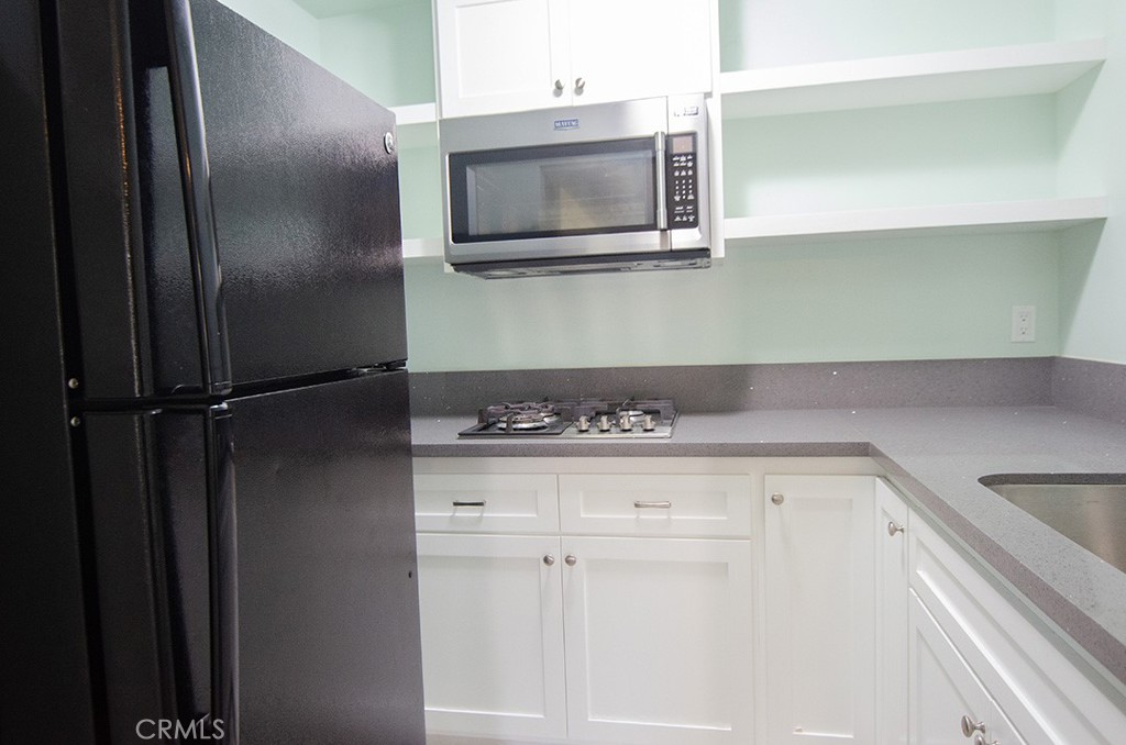 3672 Grayburn Road Pasadena, CA 91107 - Photo 27 of 31 Rear unit kitchen