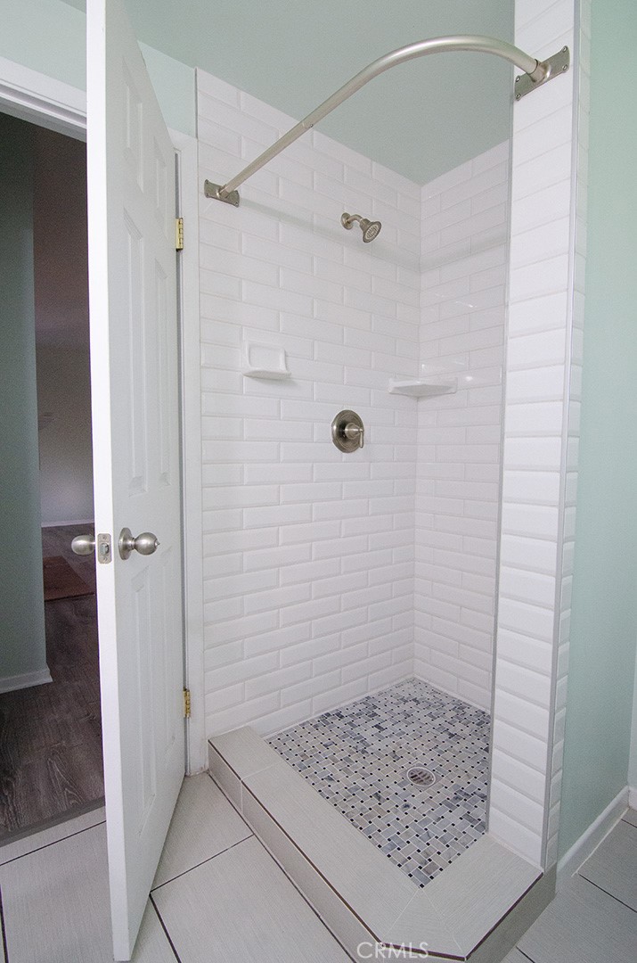 3672 Grayburn Road Pasadena, CA 91107 - Photo 28 of 31 Rear unit 3/4 bathroom