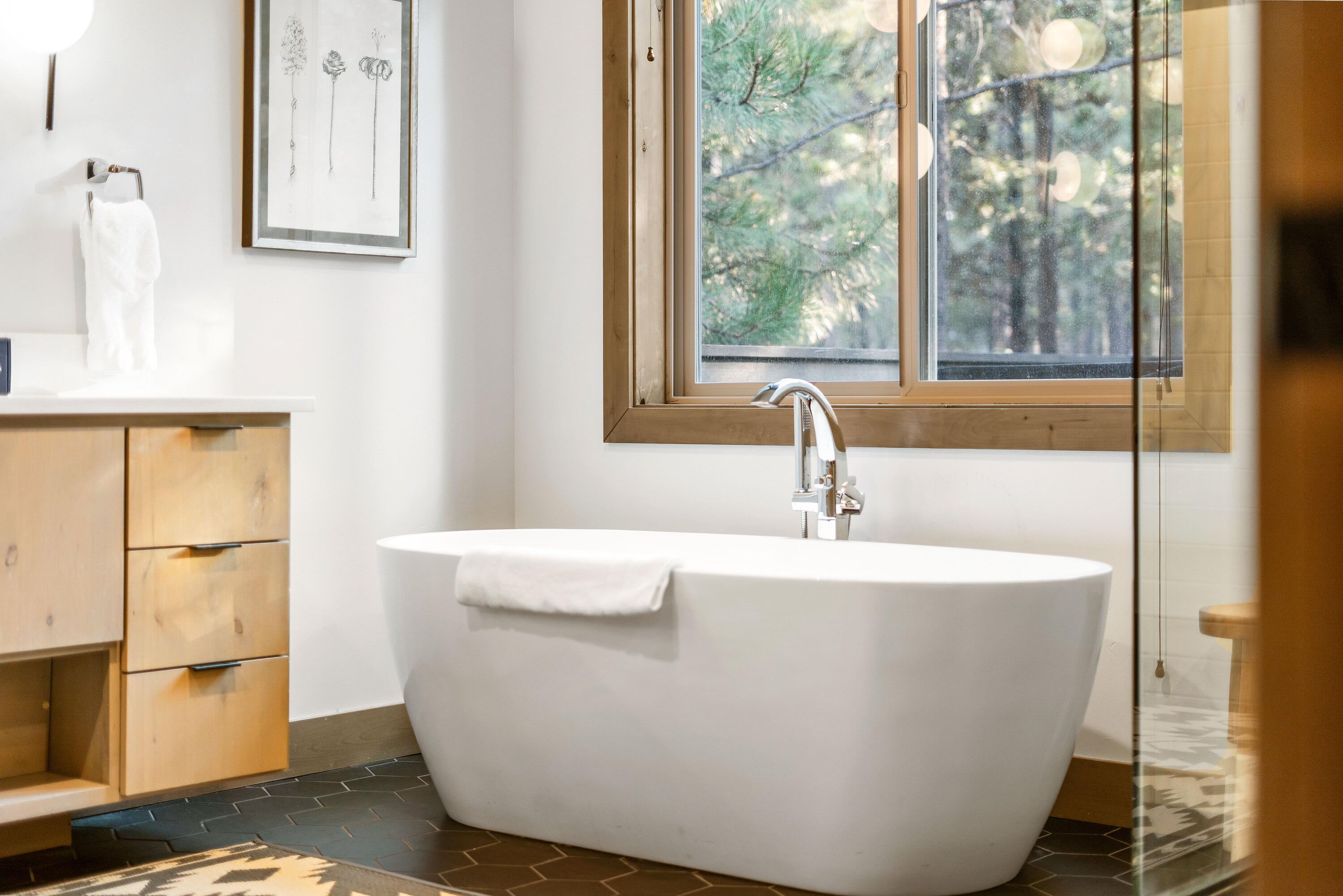 56815 Dancing Rock Loop, Unit 3 Bend, OR 97707 - Photo 29 of 71 Attached Full Bath