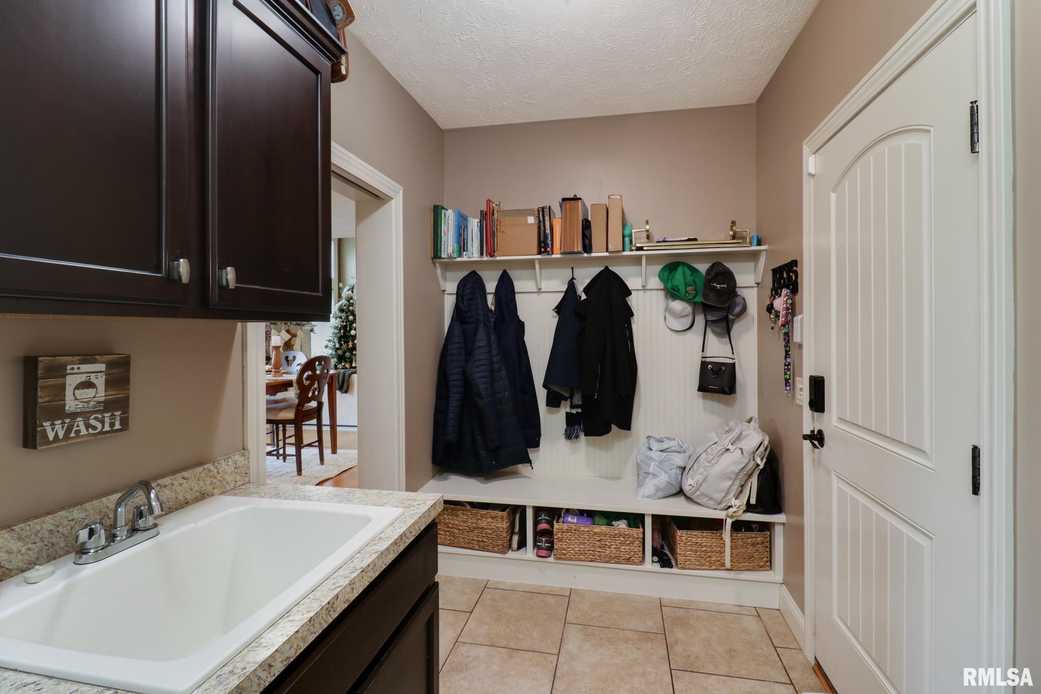 1808 Pfitzer Road Normal, IL 61761 - Photo 22 of 42