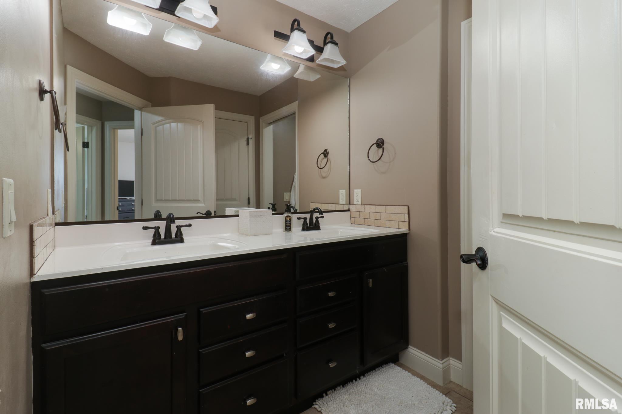 1808 Pfitzer Road Normal, IL 61761 - Photo 29 of 42
