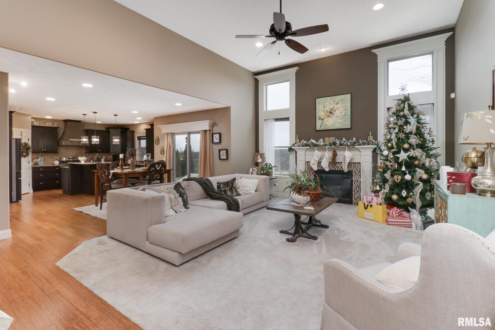 1808 Pfitzer Road Normal, IL 61761 - Photo 4 of 42