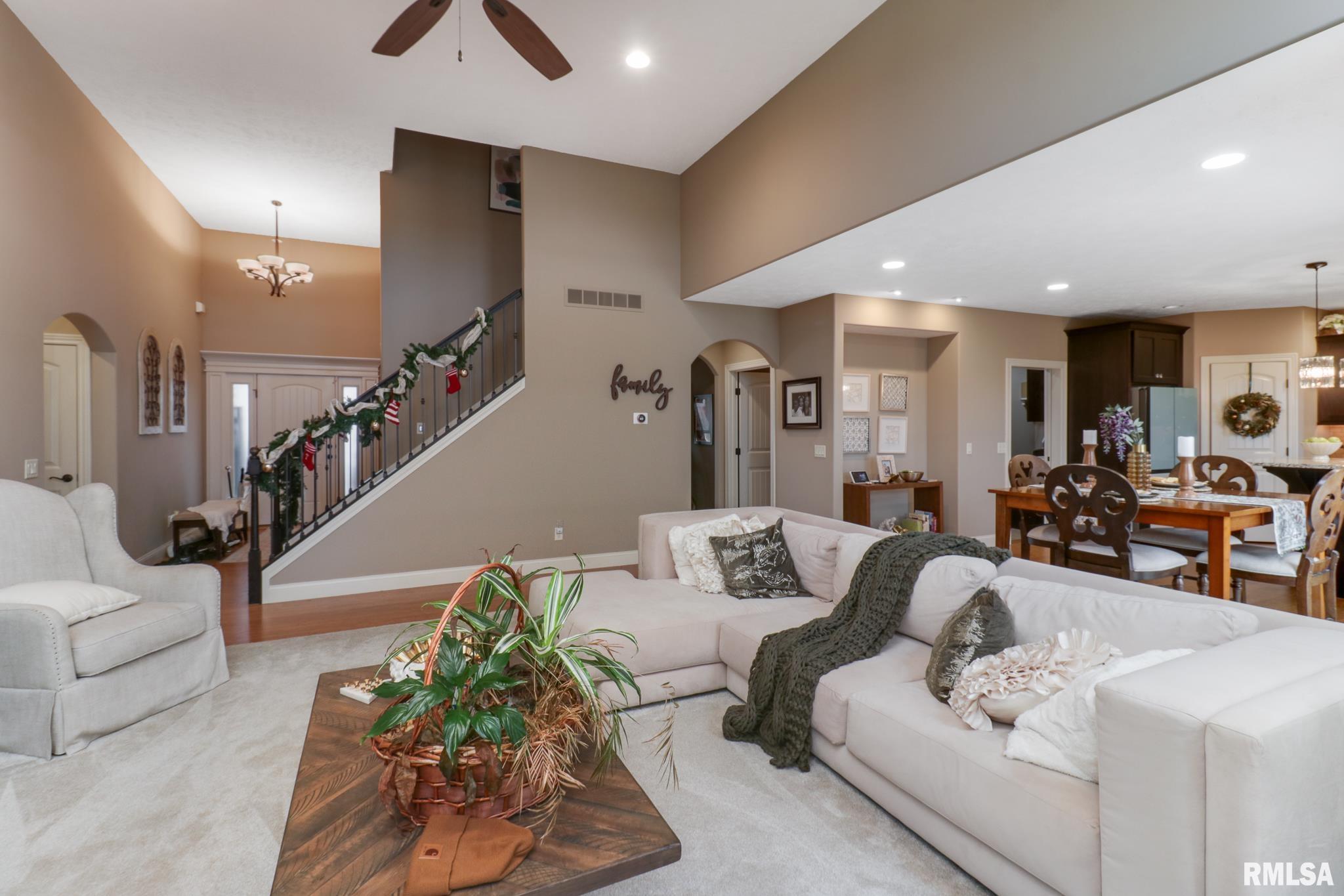 1808 Pfitzer Road Normal, IL 61761 - Photo 6 of 42