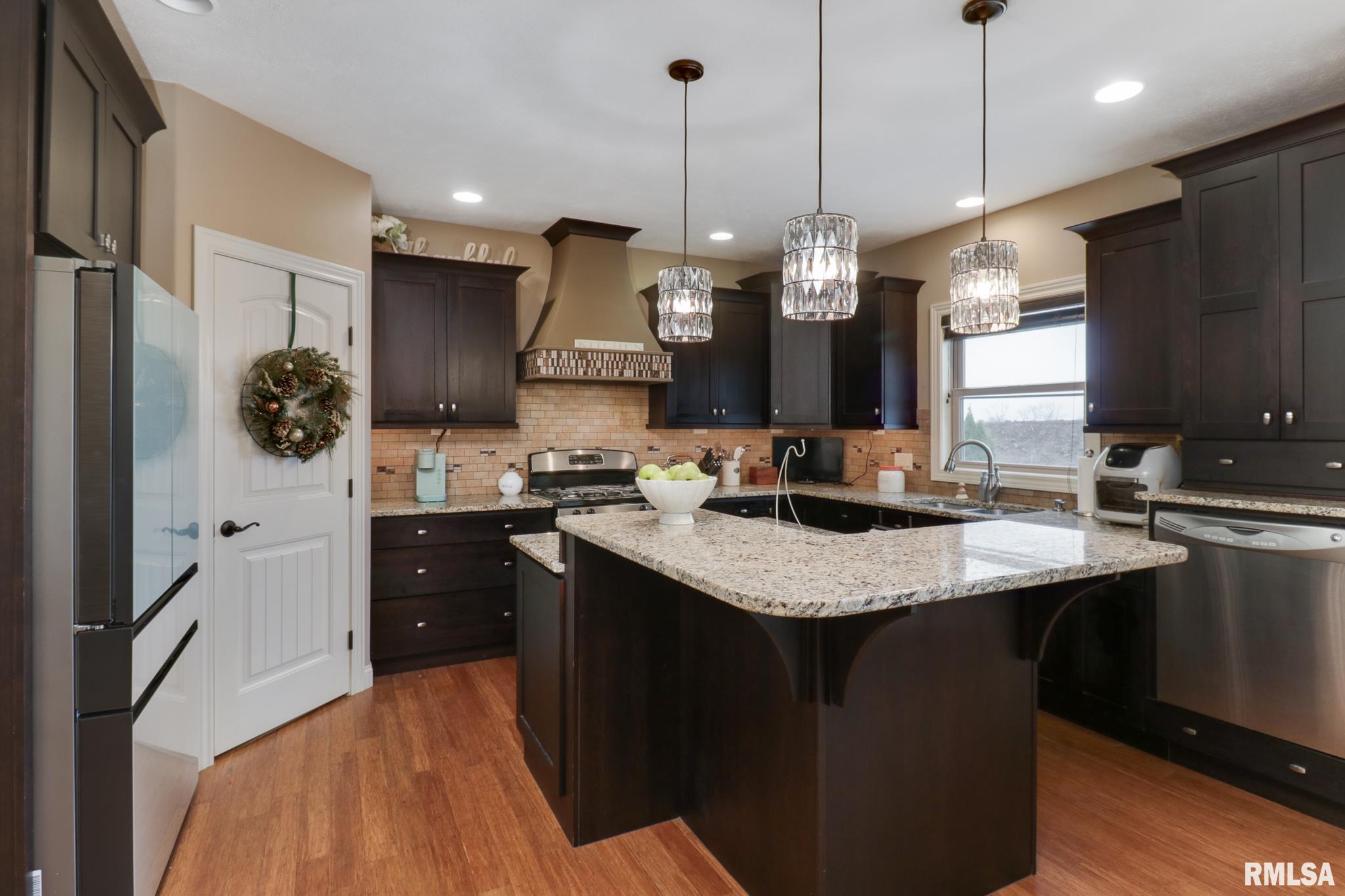 1808 Pfitzer Road Normal, IL 61761 - Photo 9 of 42