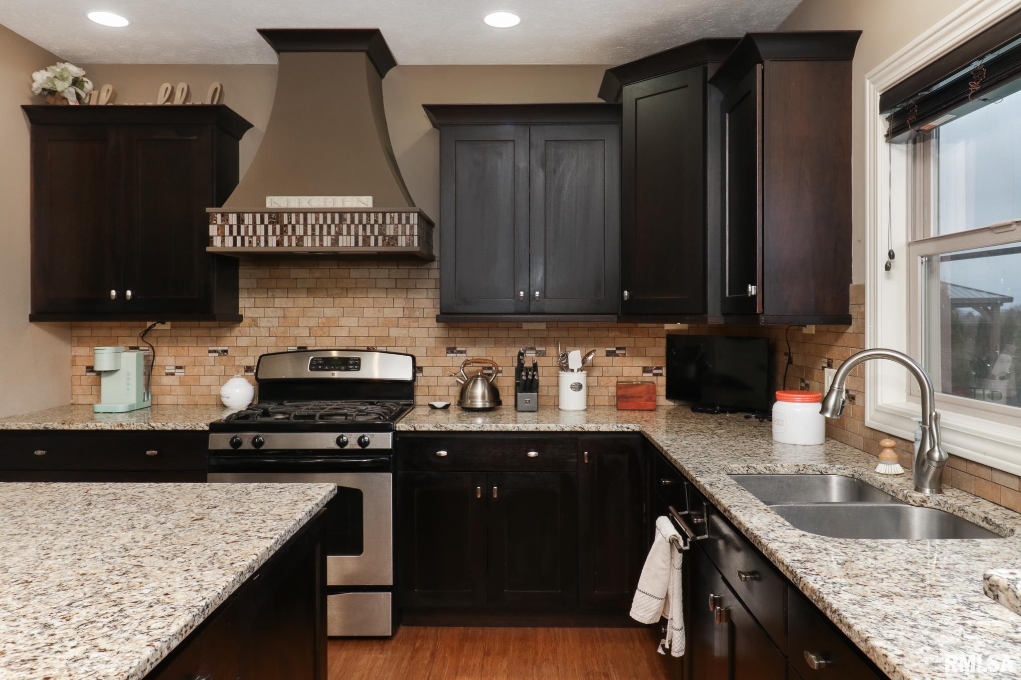 1808 Pfitzer Road Normal, IL 61761 - Photo 10 of 42