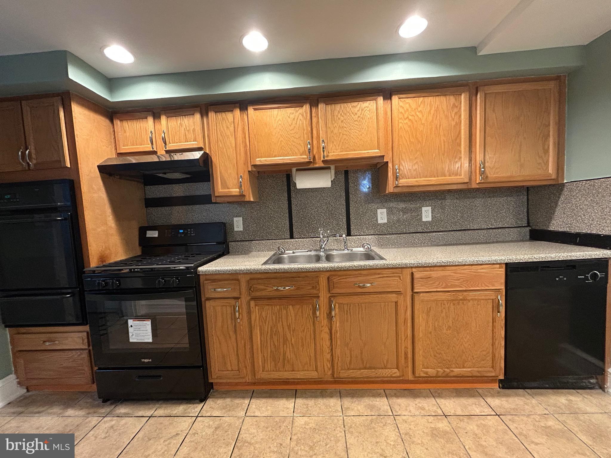 1567 Collings Road Camden, NJ 08104 - Photo 6 of 16 Kitchen