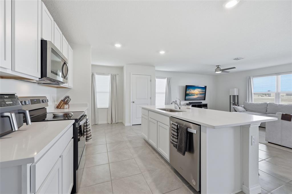 24706 Northwest 11th Place Newberry, FL 32669 - Photo 9 of 37