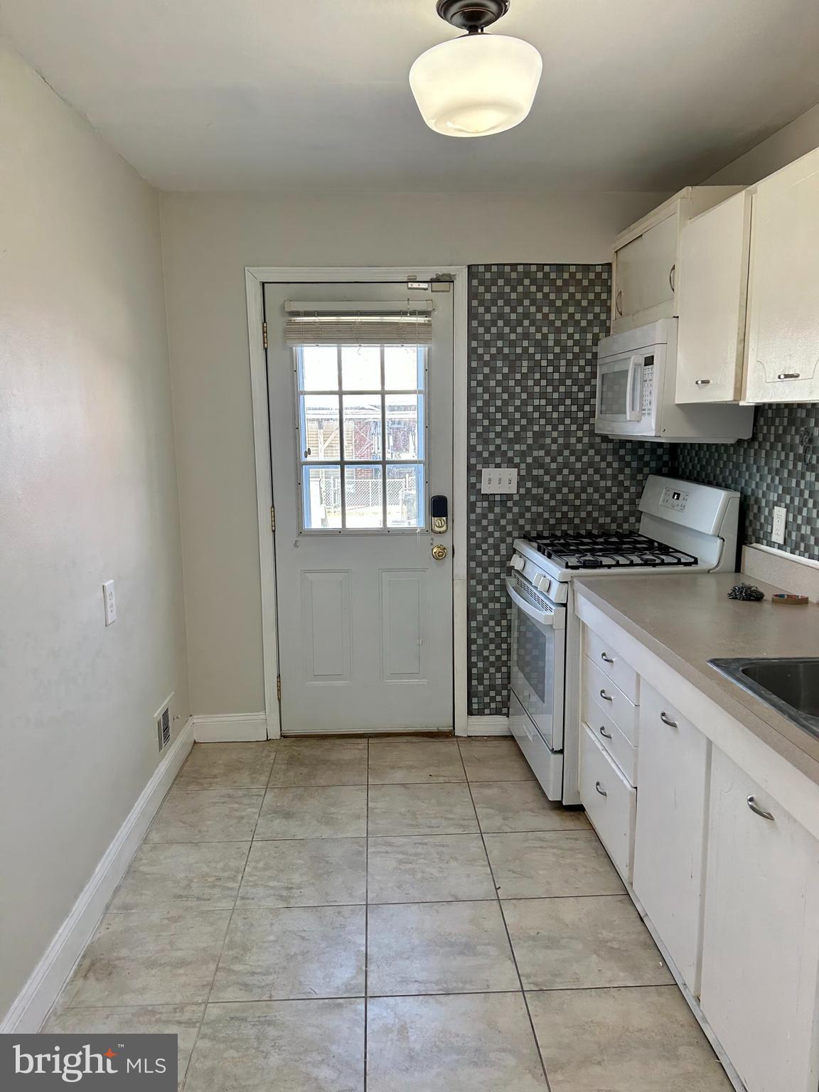 2113 Southorn Road Middle River, MD 21220 - Photo 3 of 19 Gallery Image 3