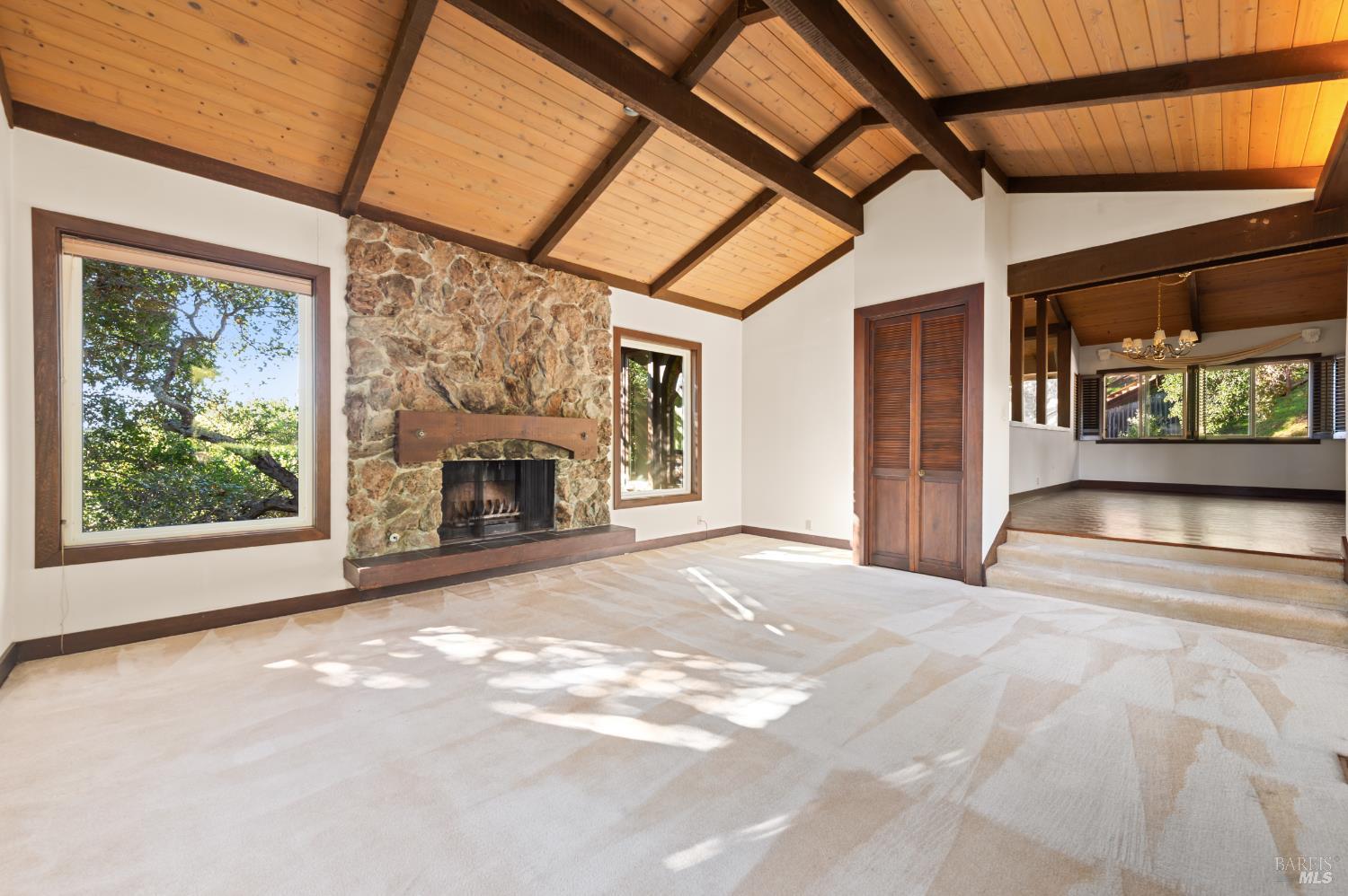 69 Dunfries Terrace San Rafael, CA 94901 - Photo 2 of 43 Living room