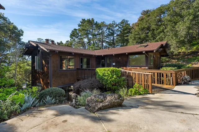 $1,588,000 | 69 Dunfries Terrace, San Rafael, CA 94901