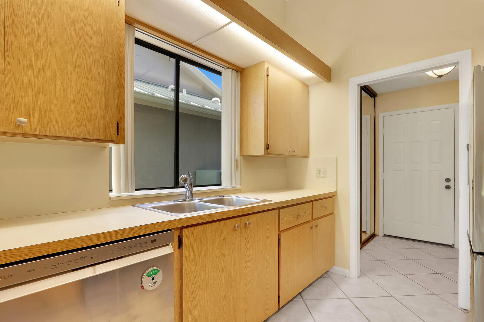 134 Ocean Pines Terrace Jupiter, FL 33477 - Photo 14 of 38 Kitchen