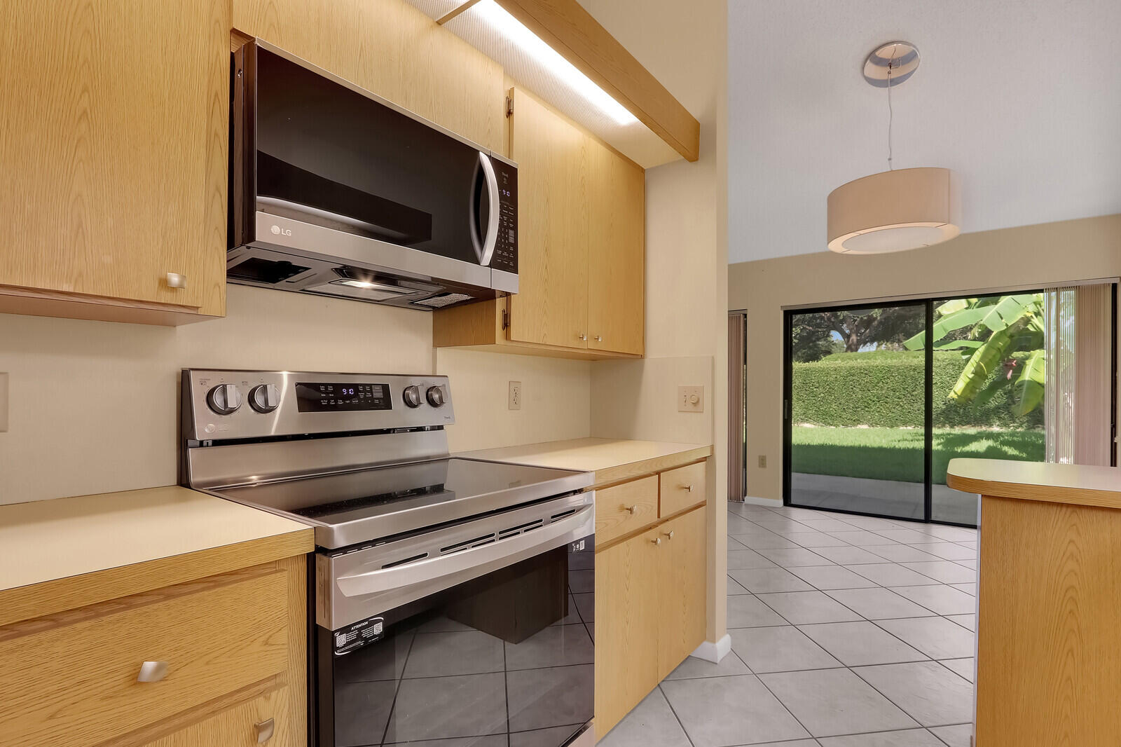 134 Ocean Pines Terrace Jupiter, FL 33477 - Photo 16 of 38 Kitchen