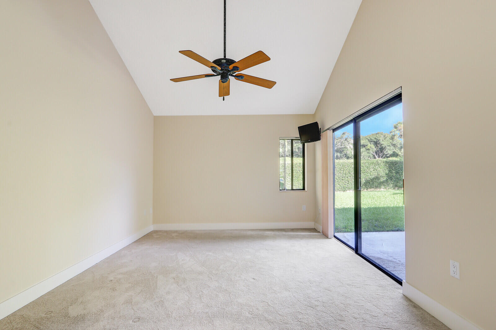 134 Ocean Pines Terrace Jupiter, FL 33477 - Photo 17 of 38 Primary Bedroom