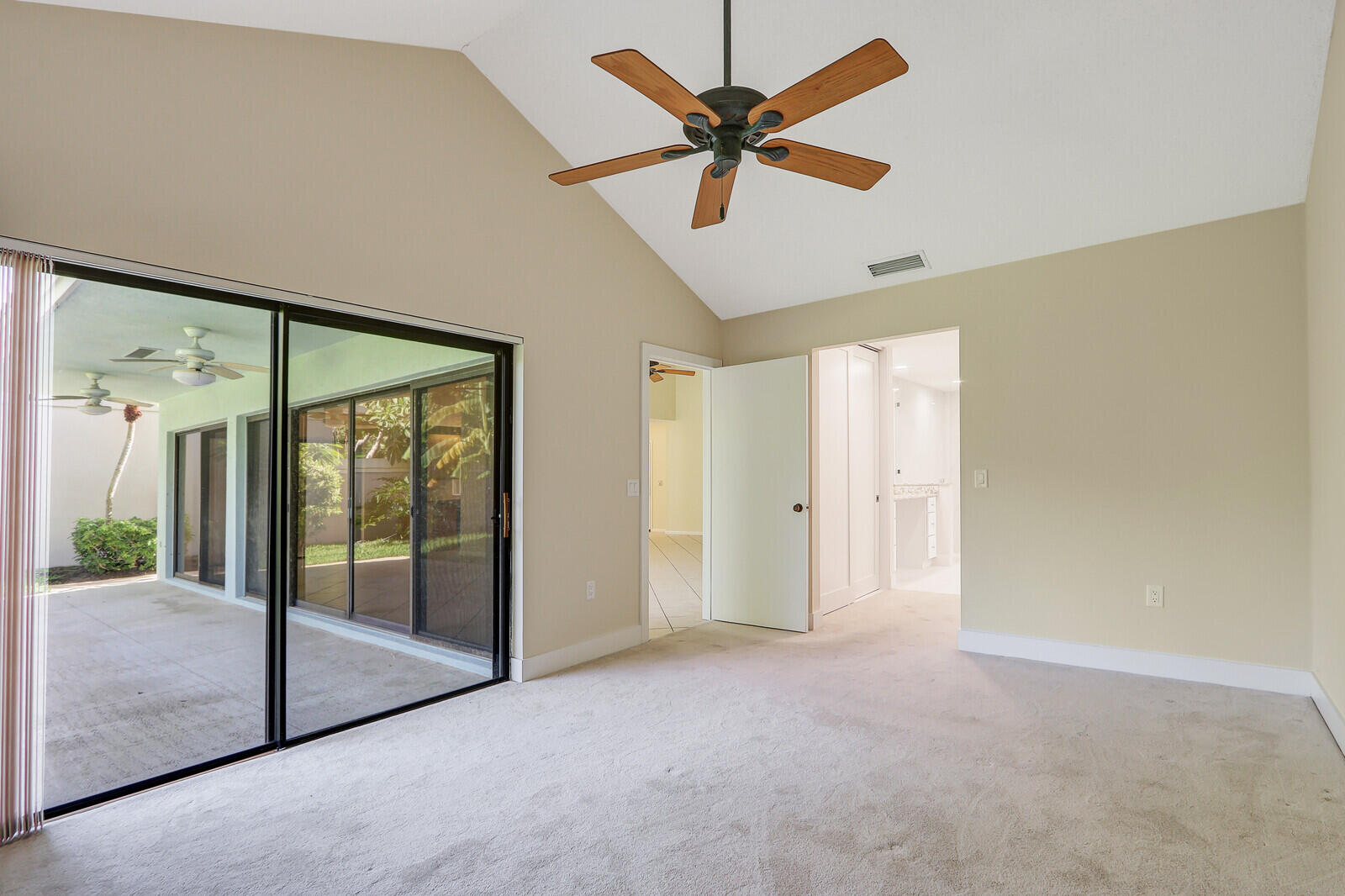 134 Ocean Pines Terrace Jupiter, FL 33477 - Photo 19 of 38 Primary Bedroom